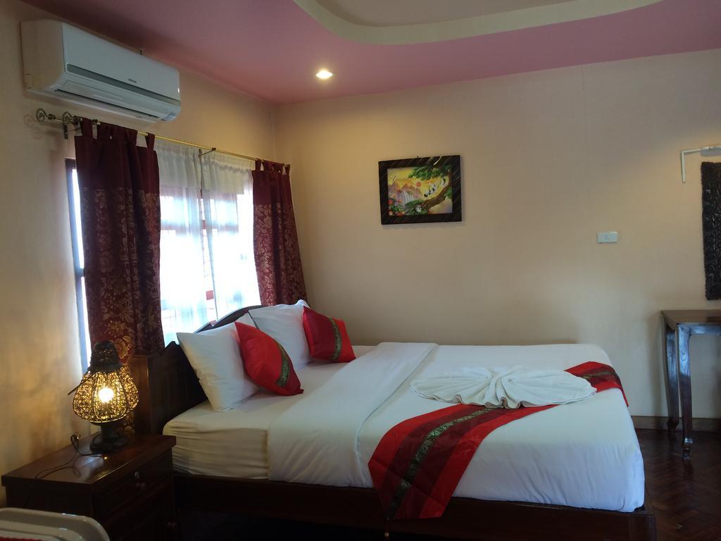 Chok-Wasana Guest House Mae Sariang Luaran gambar