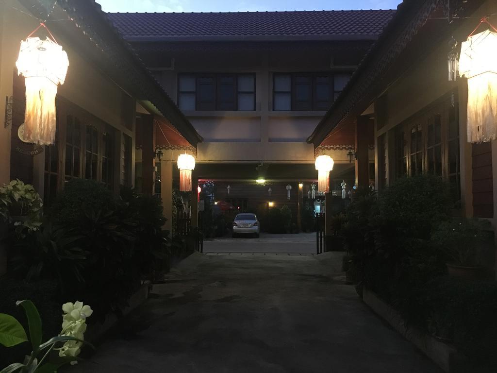 Chok-Wasana Guest House Mae Sariang Luaran gambar
