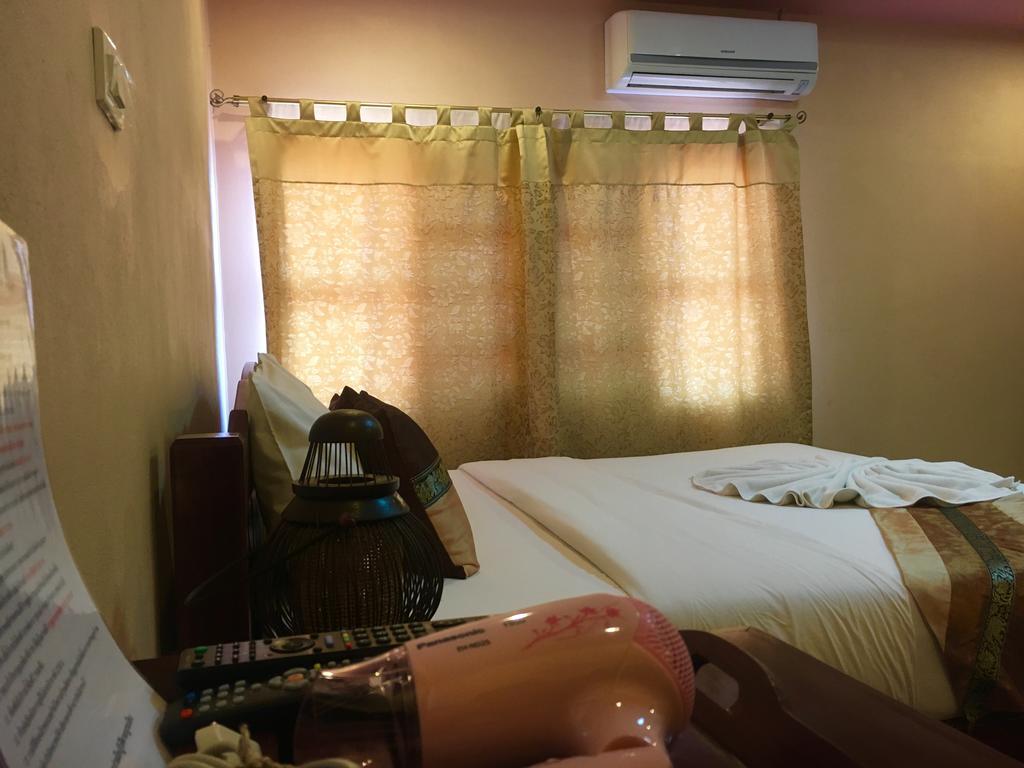 Chok-Wasana Guest House Mae Sariang Luaran gambar